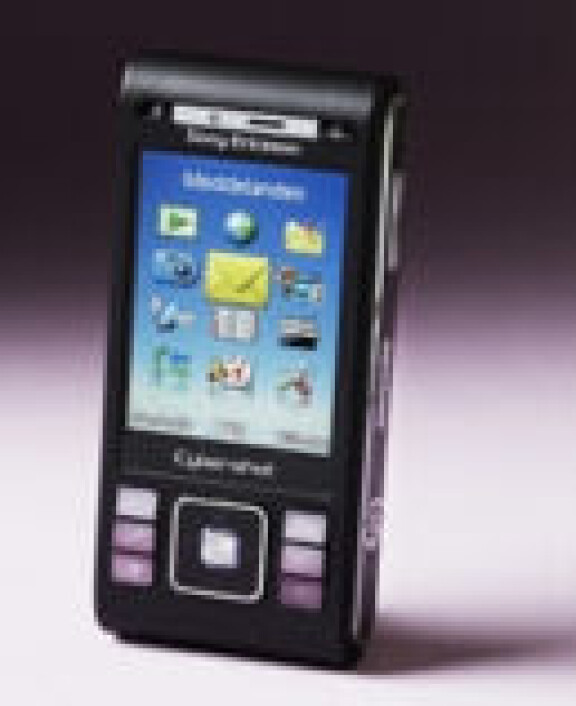 Sony Ericsson C905 uppgraderas med chatt och youtube