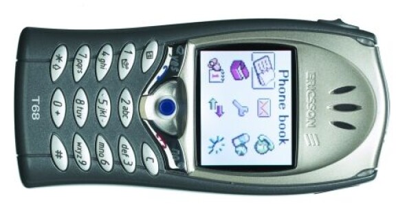 2001: Sony Ericsson föds