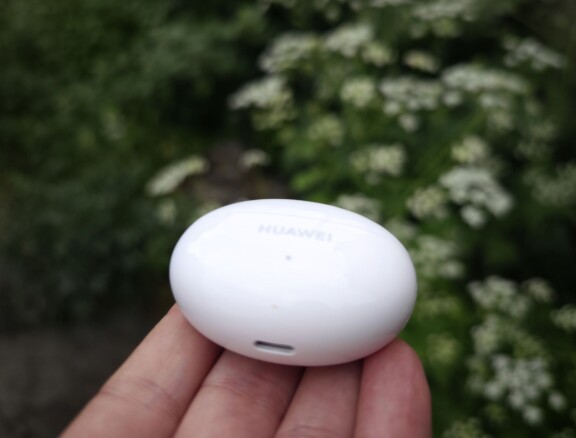 Test Huawei Freebuds 6i: Prisvärda och proffsiga