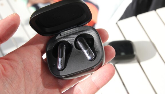 Test: JBL Live Beam 3, Live Buds 3, Live Flex 3 – Med smart etui och valfritt format
