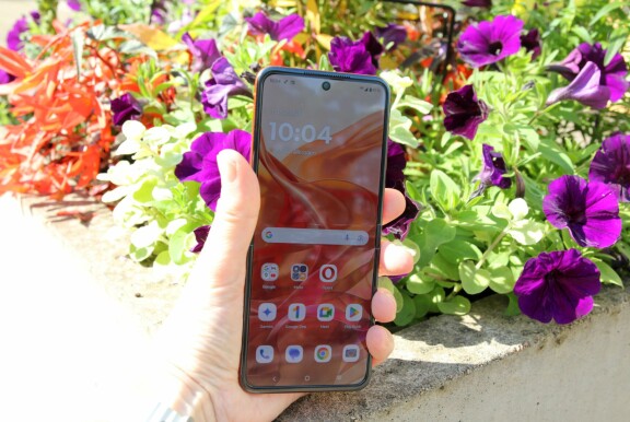 Test: Motorola Razr 50 – Billigare på rätt sätt