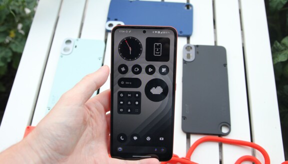 Test: Nothing CMF Phone 1 – Billig, bra och rolig