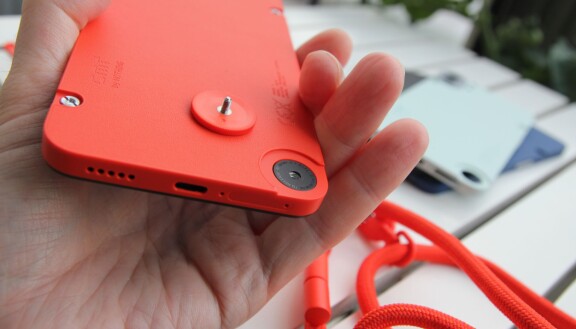 Test: Nothing CMF Phone 1 – Billig, bra och rolig