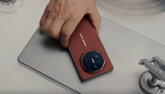 Huawei visar upp sin dubbelvikta Mate XT