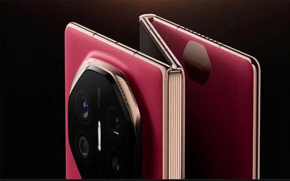 Dubbelvikta Huawei Mate XT har presenterats på riktigt