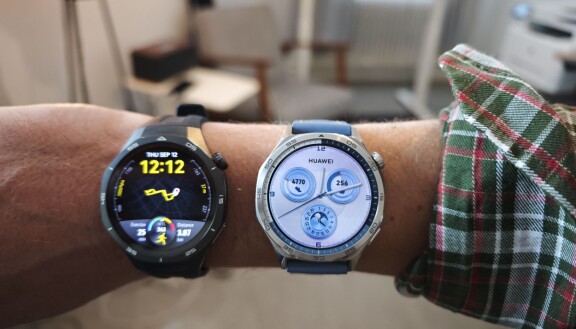 GT5 Pro till vänster, GT5 till höger