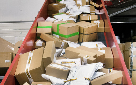 Inför Black Friday: Postnord varnar för bedrägerier