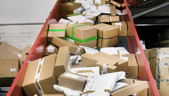 Inför Black Friday: Postnord varnar för bedrägerier