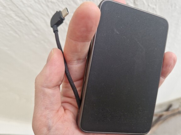 Test: Mophie Powerstation Plus Mini – Snabb powerbank med inbyggd sladd