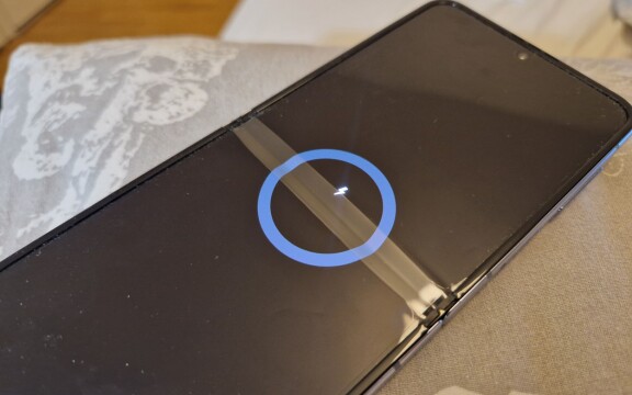 Håller skärmskyddet på Samsungs vikbara mobiler?