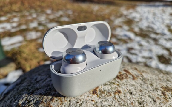 Test: Technics AZ100 – True Wireless med tre samtidiga anslutningar