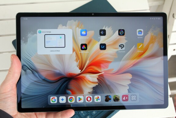 Test: Lenovo Yoga Tab Plus – Prisvärt surfplattepaket med tangentbord och prestanda