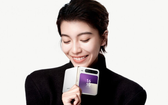 Ny vikbar från Huawei blandar de två dominerande designalternativen