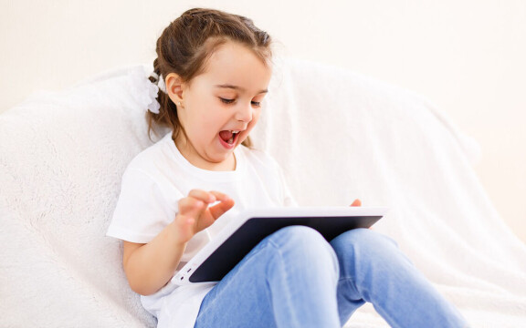 Google utvecklar barnvänlig AI-chatbot