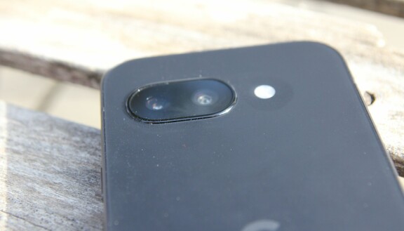 Test: Google Pixel 9a – Billigare mobil med förvånansvärt få nackdelar