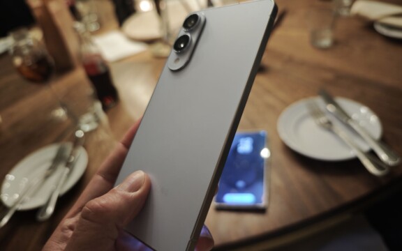 Galaxy S25 Edge lanserad: Första intrycket av Samsungs tunnaste