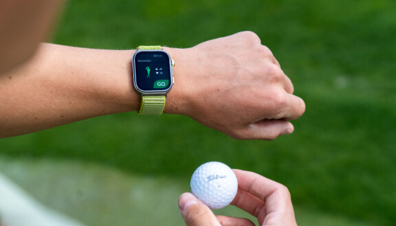 Huawei Watch Fit 4 Pro med golfläge och 3d-kartor över varje hål