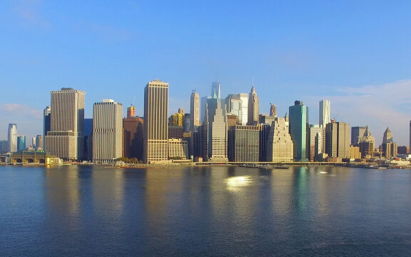 Då presenterar Google sina nya mobiler