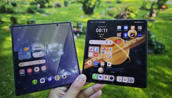 Duell i tunnaste vikbara: Samsung Galaxy Z Fold 7 mot Honor Magic V3