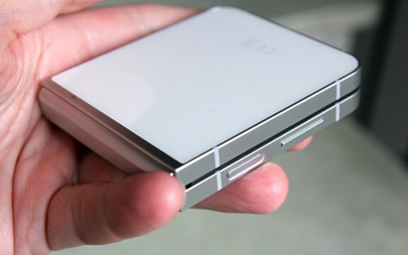 Vad är Skillnaden mellan Samsung Galaxy Z Flip 7 FE och Z Flip 6?