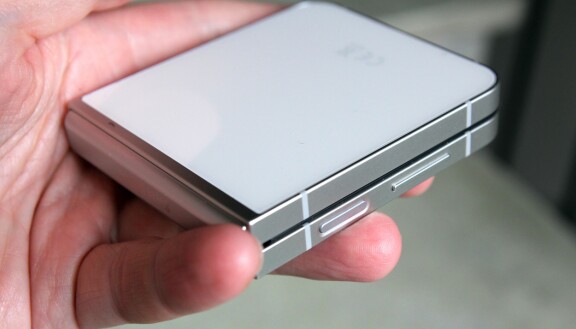 Vad är Skillnaden mellan Samsung Galaxy Z Flip 7 FE och Z Flip 6?
