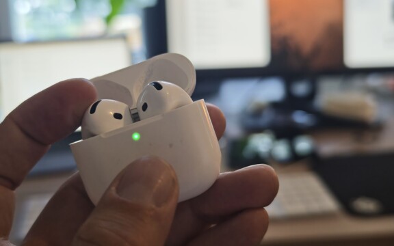 Hemliga knappen: Parkoppla Airpods med prylar från andra tillverkare än Apple