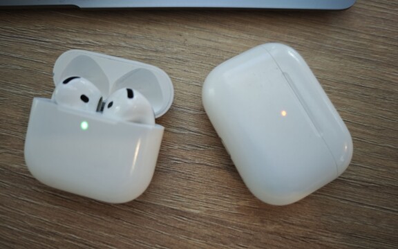 Se och hör hur mycket batteri som är kvar i dina Airpods – så gör du