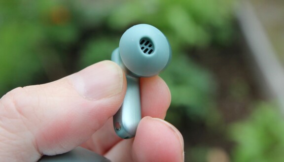 Test: Oneplus Buds 4 – Headset med fantastisk brusreducering