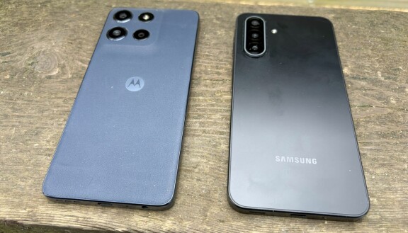 Duell: Samsung Galaxy A17 mot Motorola Moto G56