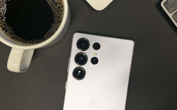 'Samsung Galaxy S26-serien försenas flera månader'