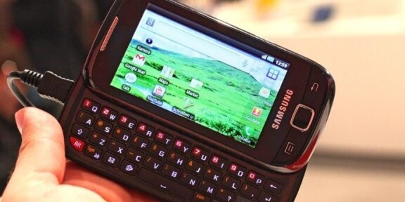 Samsung med Android 2.2 och tangentbord
