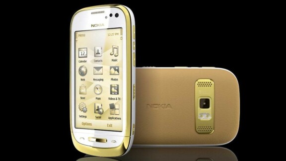 Nokia Oro - C7 i guldversion