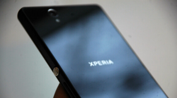 Baksidan av Sony Xperia Z har härdat glas, precis som framsidan.