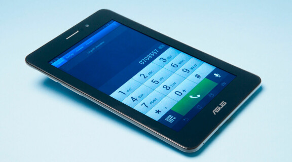 Knappsatsen bevittnar om att Asus Fonepad både är telefon och surfplatta i ett.