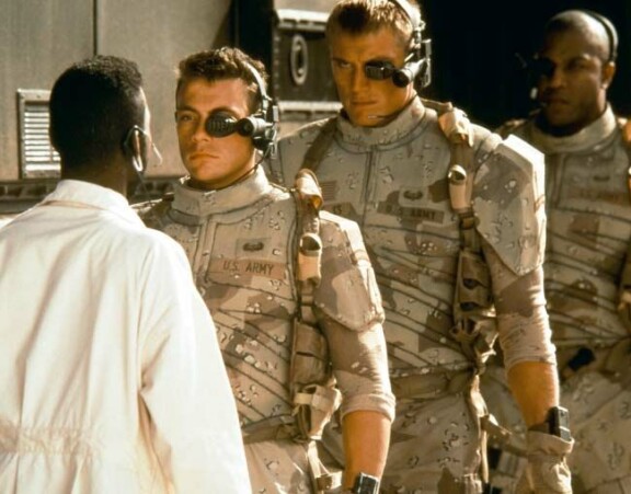 I filmen Universal Soldier har USA:s armé skapat de perfekta stridsmaskinerna - döda soldater som trimmas upp med modern robotteknik. Men armén tappar kontrollen över sina soldater.