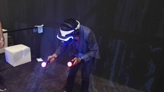 Första kollen: Sonys vr-hjälm