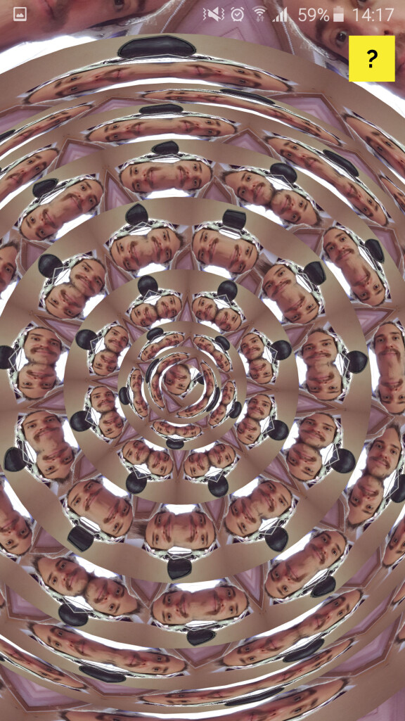 Detta är vad du ser i Android Experiments-appen Selfie x Selfie.
