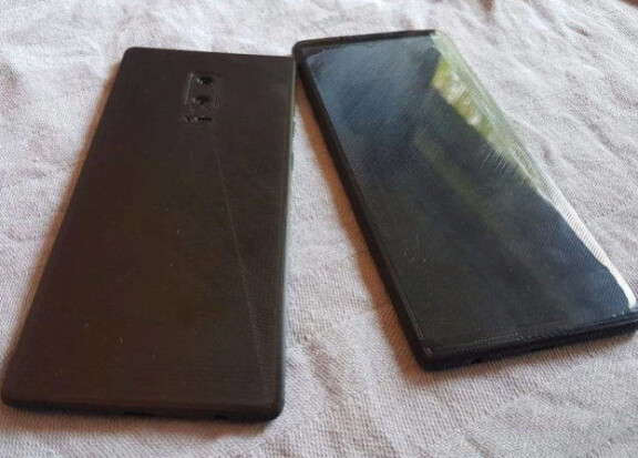 Galaxy Note 8. Med fingeravtryckssensor integrerad i skärmen, av allt att döma.
