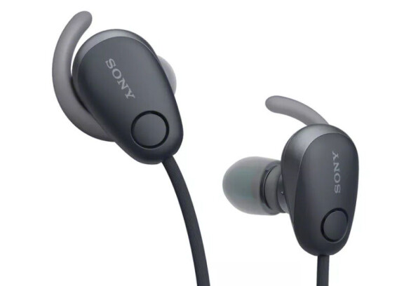 För några hundralappar mindre, 1500 kronor för att vara mer exakt, säljer Sony WI-SP600N, som även de är svettåliga och har aktiv brusreducering. De saknar dock inte tråd, utan har ett nackband som går mellan öronsnäckorna. I gengäld får du en batteritid på 6 timmar. Även de börjar säljas i juni.