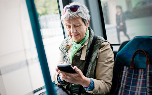 Tips: Så hittar du billigt mobilabonnemang som senior eller pensionär