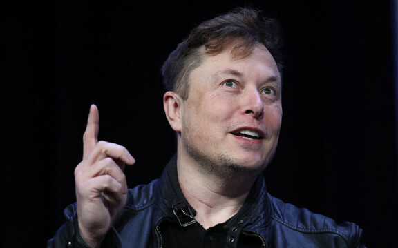 Elon Musk stäms för Twitter-köp