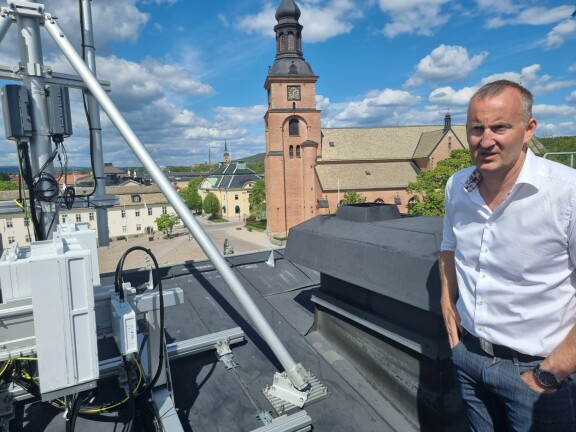 Björn Lindberg är nätchef på Tele2 och säger att utrullningen av 5G är det stökigaste nätskiftet han upplevt.