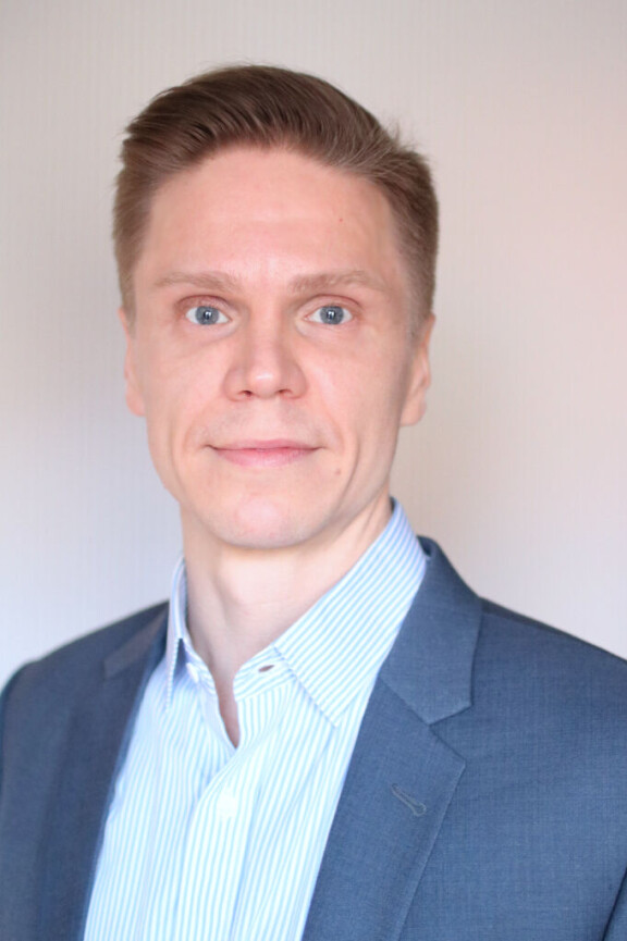 Jari Pakarinen vid Tampere Wireless Headset Audio Laboratory.