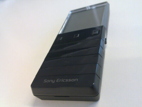 Första intrycket: Genomskinliga Xperia Pureness
