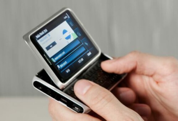 Första intrycket av nya Nokia E7