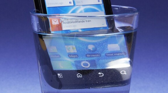 Tåliga Motorola Defy får uppföljare i höst