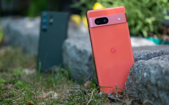 Google bjuder in till Pixel 8-lanseringen, visar telefonen av misstag